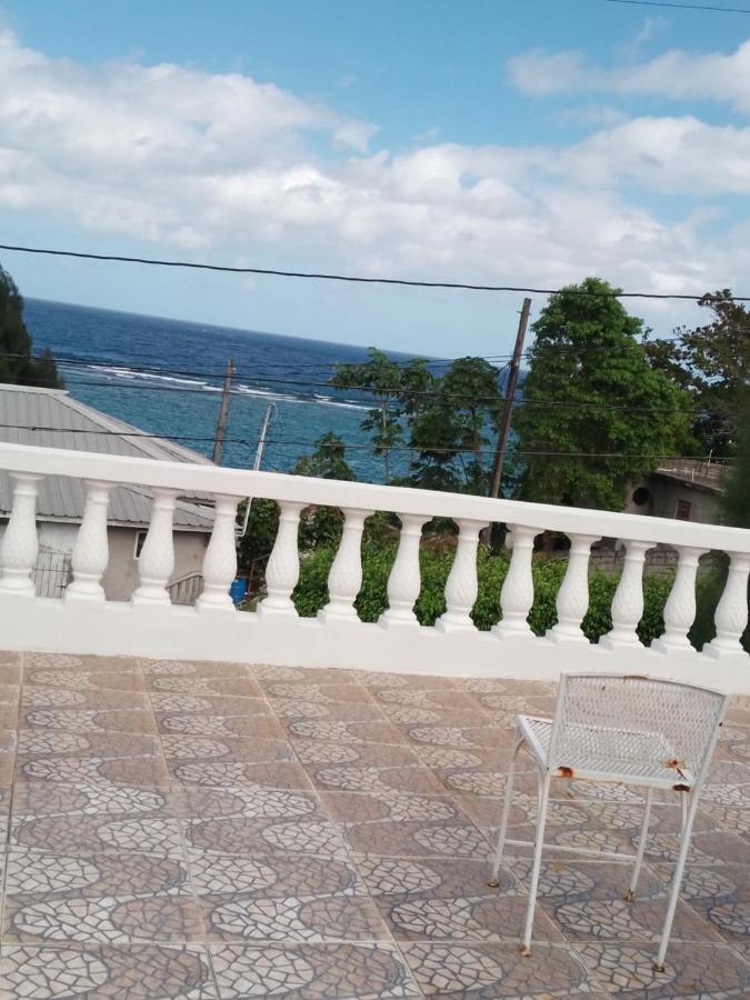 Tina'S Guest House Ocho Rios Exterior photo