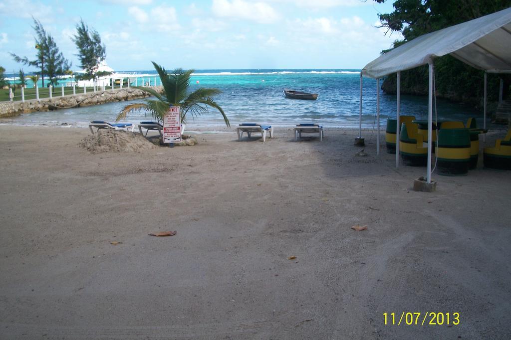 Tina'S Guest House Ocho Rios Exterior photo